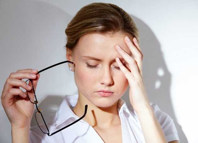 Может ли болеть голова из за болезни глаз