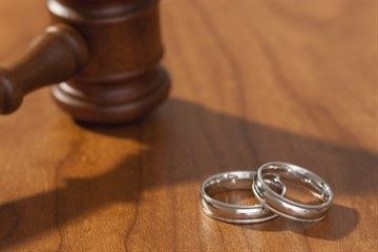 Насколько высок риск развода в разновозрастном союзе?