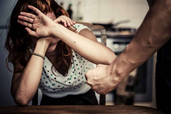 25 признаков личности, подвергшейся эмоциональному насилию в детстве