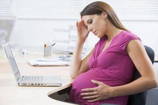 Бессонница при беременности: причины и способы лечения