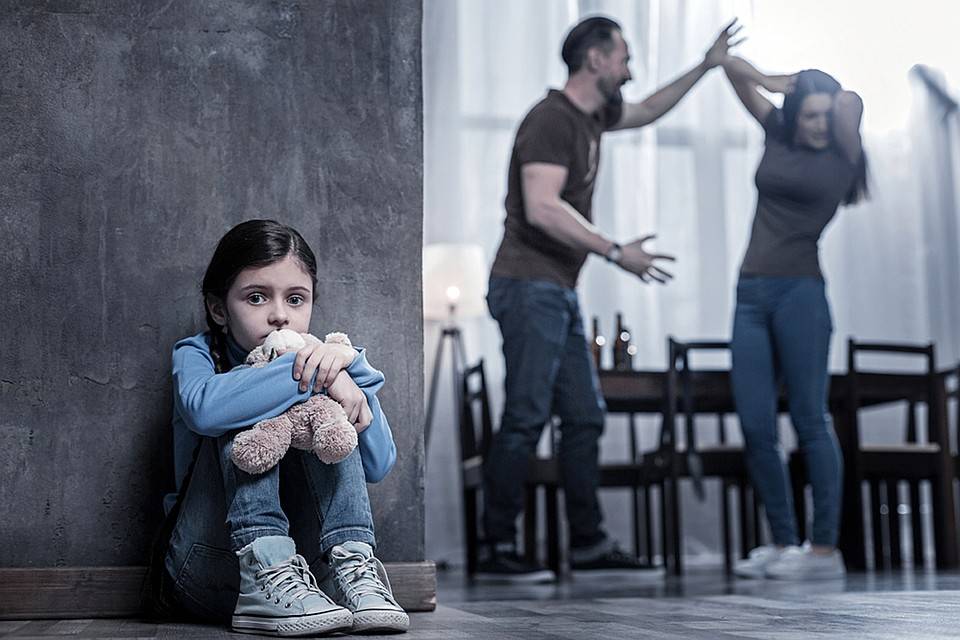 25 признаков личности, подвергшейся эмоциональному насилию в детстве