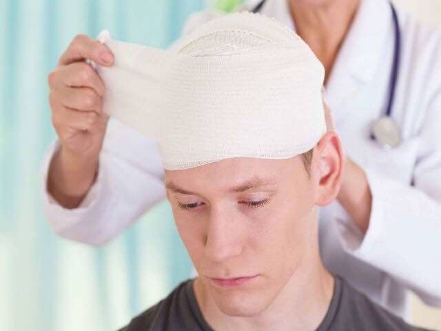 Первая помощь при травме головы