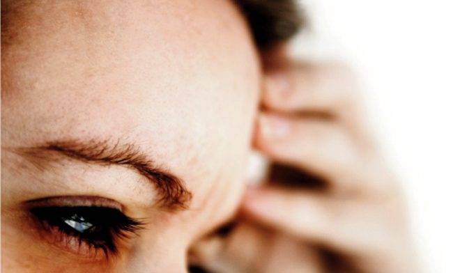 Болит макушка головы: причины недомогания и избавление от них