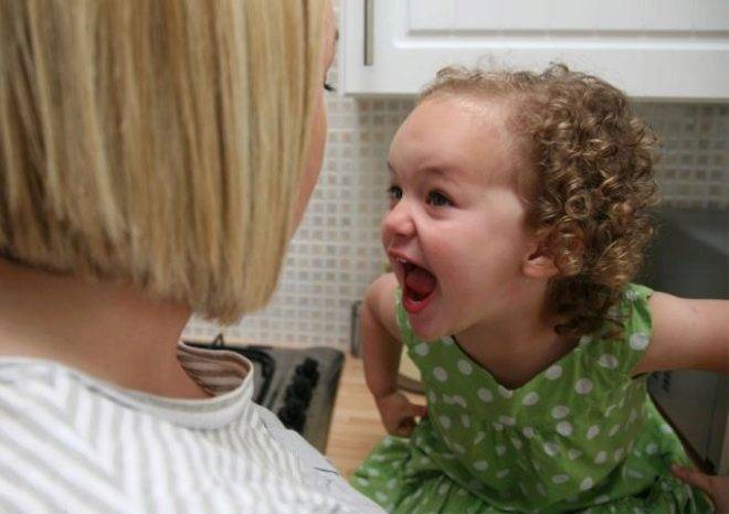 Как научиться не реагировать на манипуляцию ребенка плачем?