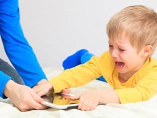 7 способов остановить детские истерики
